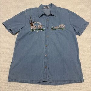 vintage women’s denim short sleeve w embroidered pattern w elephants. Medium.